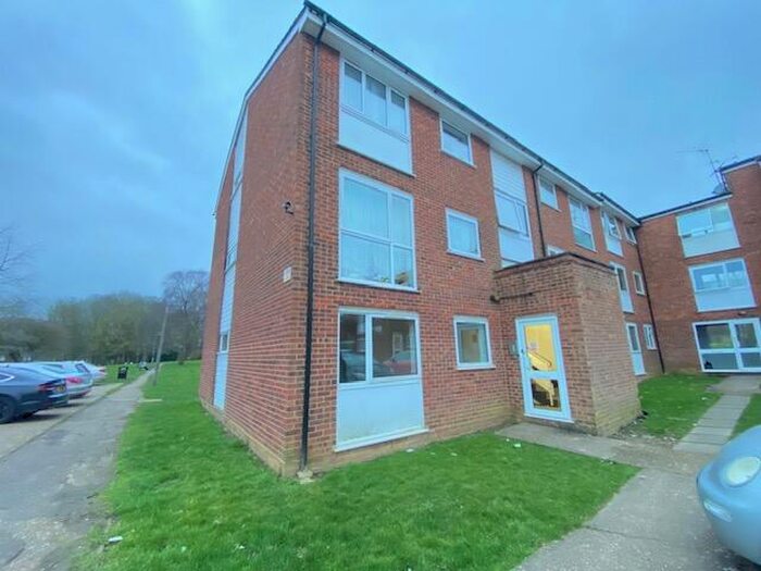 2 Bedroom Apartment To Rent In Milton Dene, Hemel Hempstead, HP2