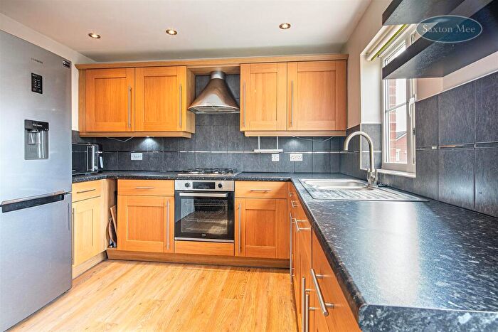 3 Bedroom Town House For Sale In Shining Bank, Handsworth, Sheffield, S13