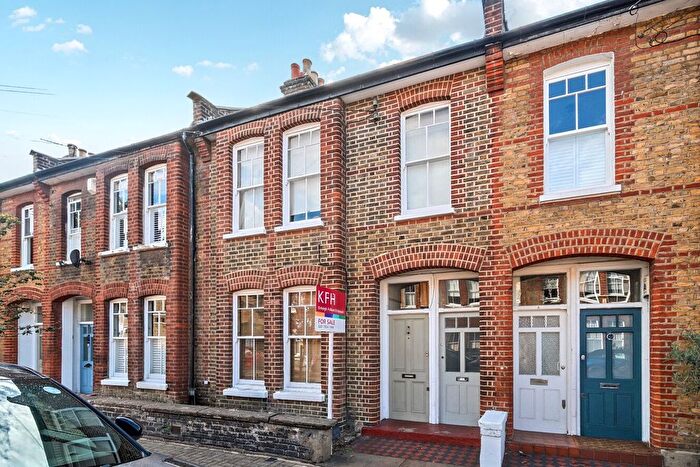 2 Bedroom Maisonette For Sale In Emu Road, Battersea, London, SW8