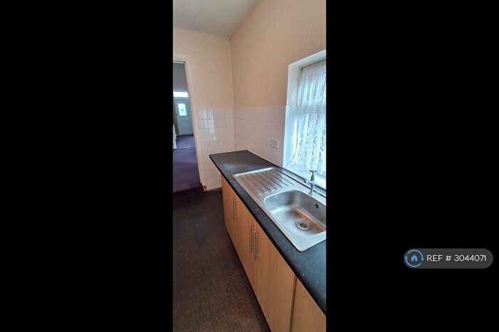 3 Bedroom Terraced House To Rent In Vale Drive, Mansfield, NG20