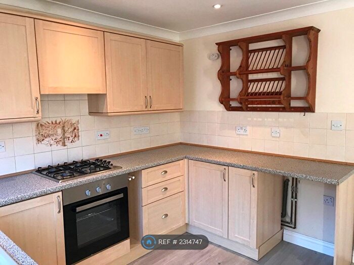 2 Bedroom End Of Terrace House To Rent In Kings Road, Haslemere, GU27