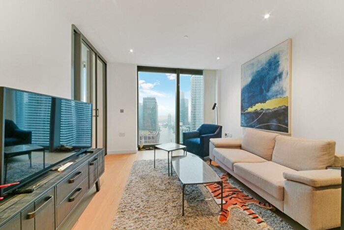 1 Bedroom Flat For Sale In Landmark Pinnacle, Canary Wharf, London, E14
