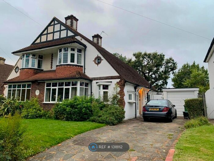 3 Bedroom Semi-Detached House To Rent In Pickhurst Lane, West Wickham BR4