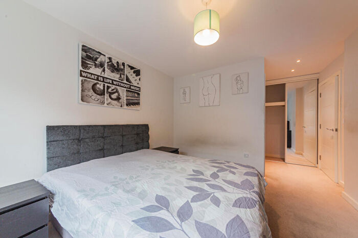 2 Bedroom Apartment To Rent In Westminster Mansions, GU15