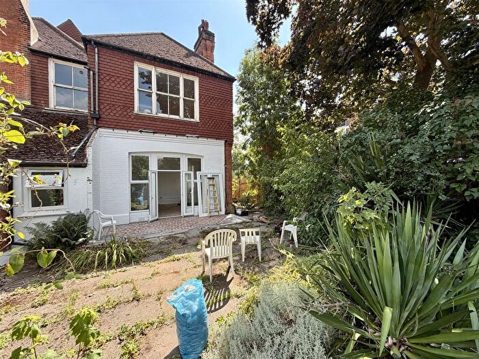 2 Bedroom Flat To Rent In Widmore Road, Bromley, BR1