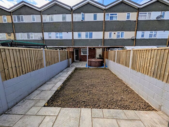 4 Bedroom Terraced House For Sale In Somerton Close, Bridgwater, TA6