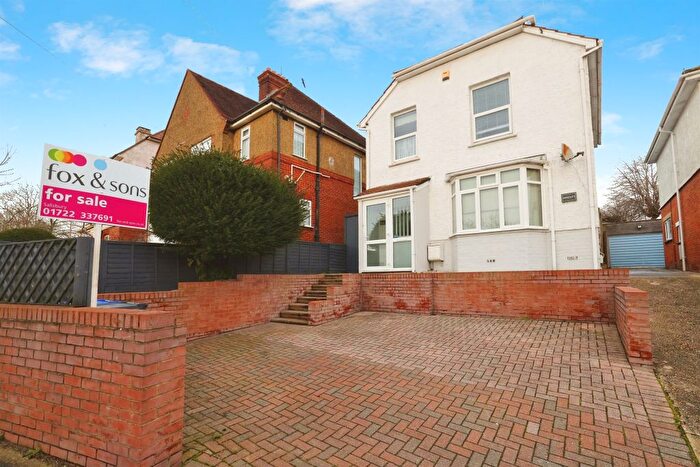 3 Bedroom Detached House For Sale In Wilton Road, Salisbury, SP2