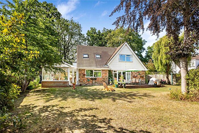 5 Bedroom Detached House For Sale In Pinewood Avenue, Crowthorne, Berkshire, RG45