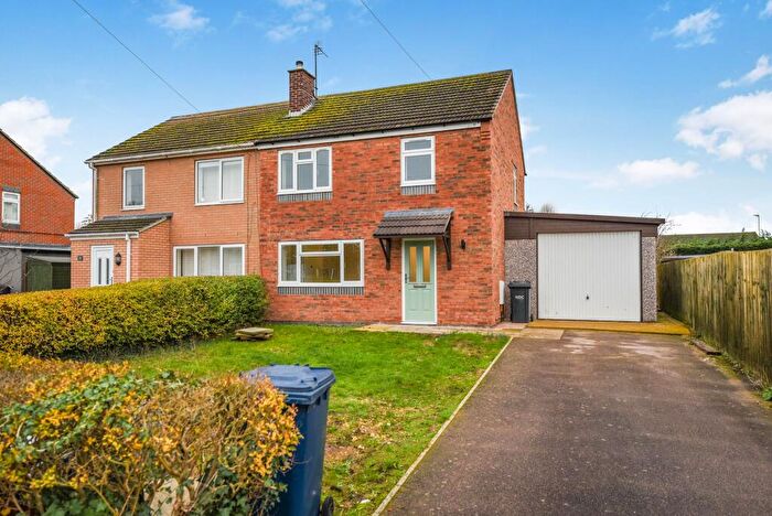 3 Bedroom Semi Detached House For Sale In Mandeville Road, Brampton, PE28