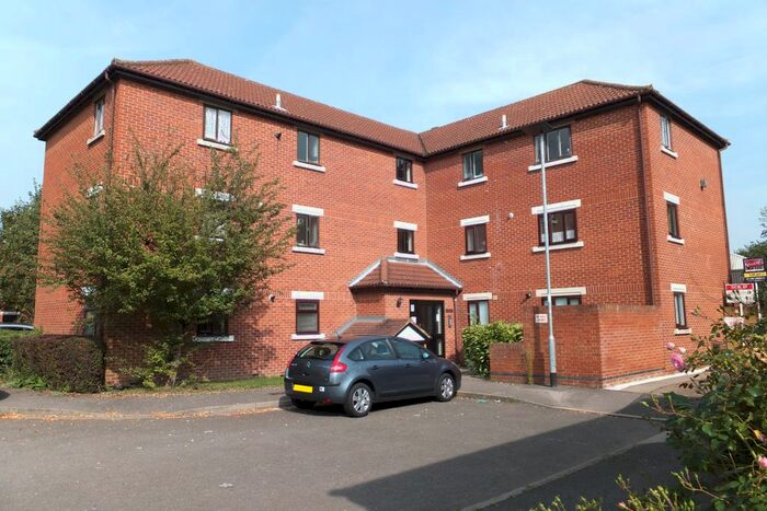 2 Bedroom Flat To Rent In Tawny Close, Feltham, TW13