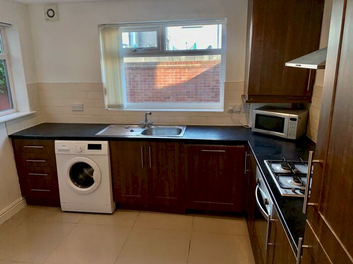3 Bedroom House To Rent In Rosslyn Street, L17