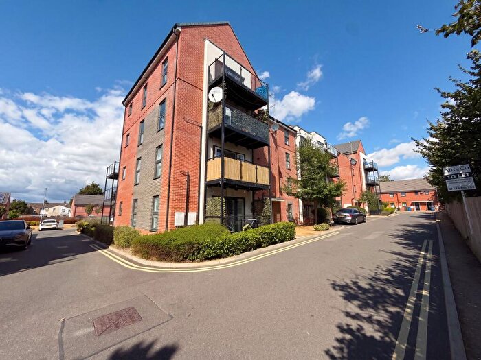 2 Bedroom Apartment For Sale In Malthouse Drive, Grays, Essex, RM17