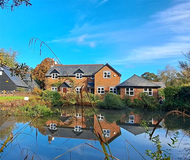 3 Bedroom Semi-Detached House For Sale In Plough Cottage, Cliddesden, RG25