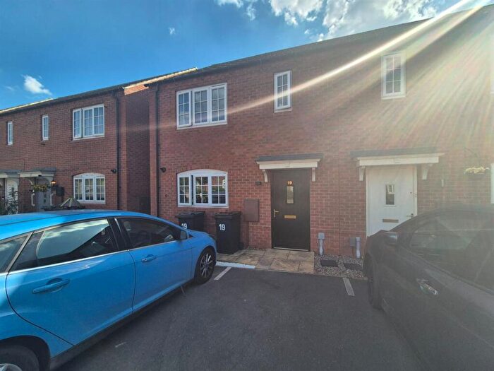 3 Bedroom Semi-Detached House For Sale In Adderley Avenue, Nuneaton, CV10