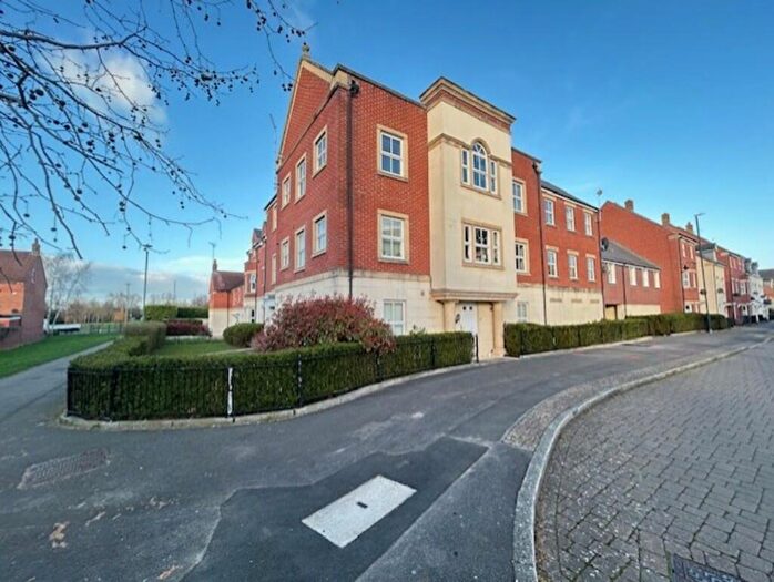 2 Bedroom Apartment For Sale In Pioneer Road, Oakhurst, SN25