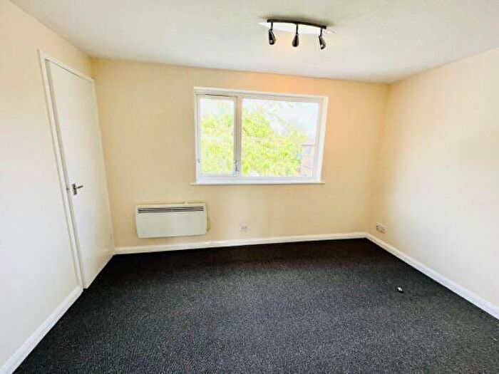 1 Bedroom Semi-Detached House To Rent In Thornford Drive, Swindon, SN5