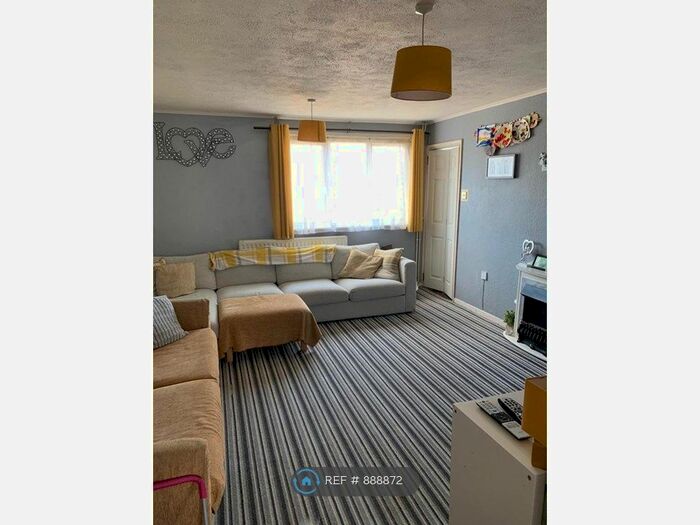 4 Bedroom Terraced House To Rent In Selby Walk, Basingstoke, RG24