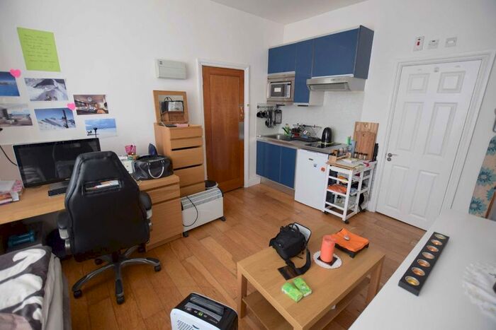 Studio To Rent In Dollis Road, Finchley, London, N3