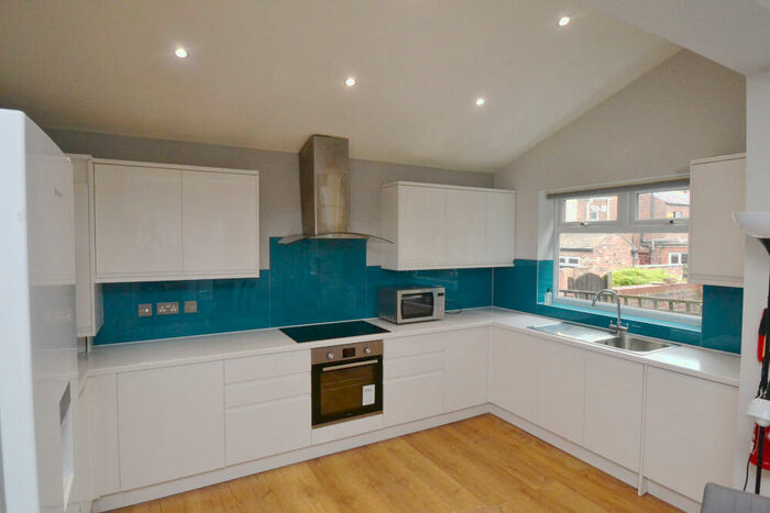 6 Bedroom Semi-Detached House To Rent In Davenport Avenue, Withington, Manchester, M20