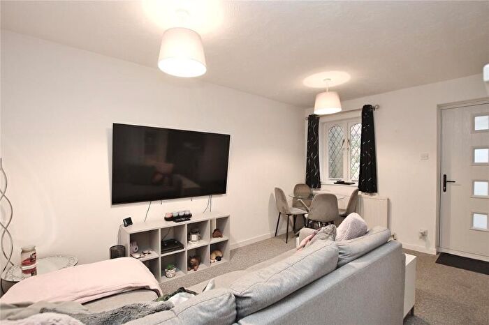 1 Bedroom End Of Terrace House To Rent In Woking, Surrey, GU24