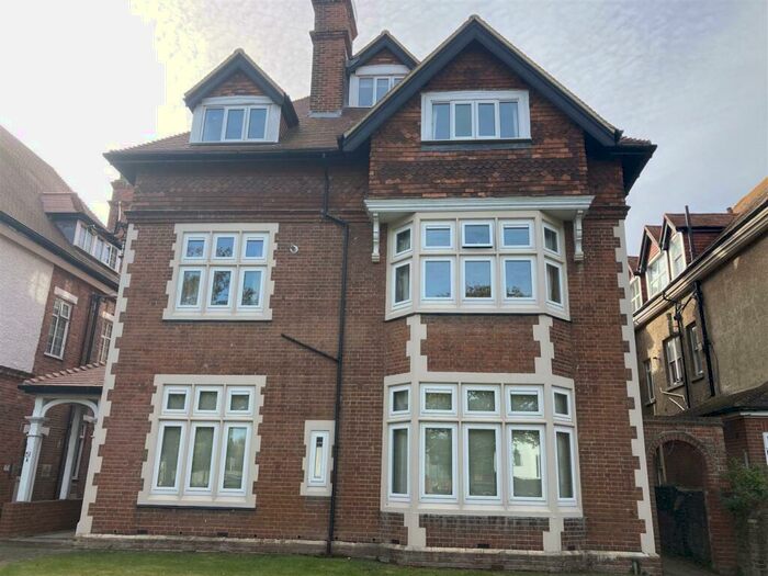 Flat To Rent In Earls Avenue, Folkestone, CT20
