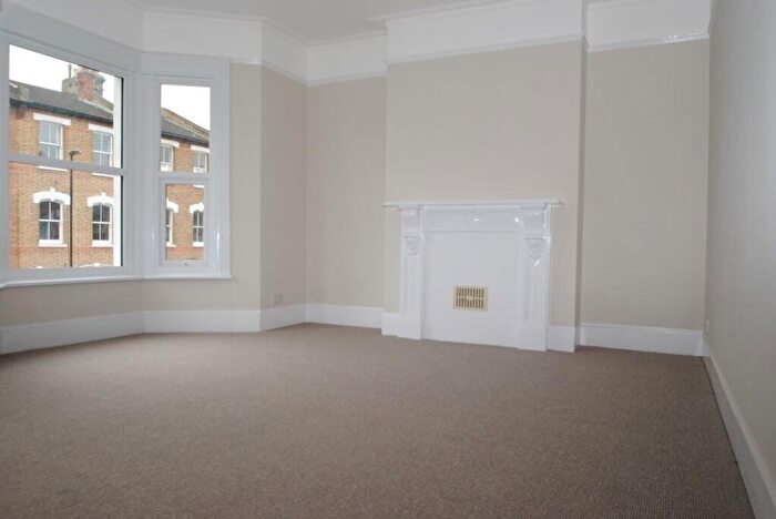 2 Bedroom Flat To Rent In Whatman Road, SE23