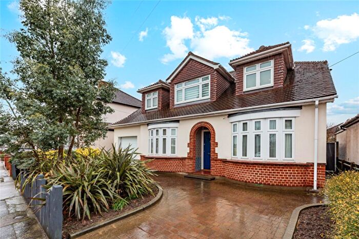 3 Bedroom Detached House For Sale In Maybrick Road, Hornchurch, RM11