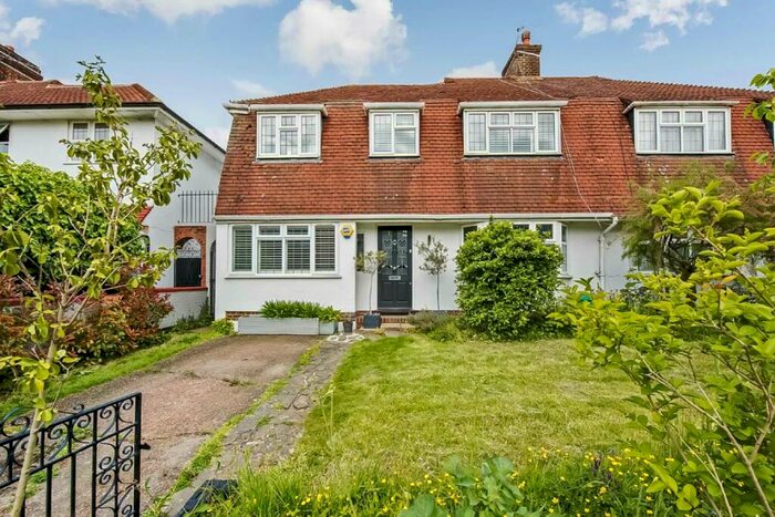 5 Bedroom Semi-Detached House To Rent In Thornton Road, Balham, SW12