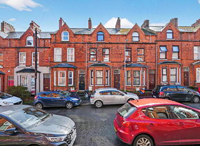 4 Bedroom Mid Terraced House For Sale In Elaine Street, Belfast, BT9