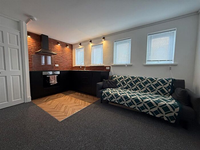 1 Bedroom Flat To Rent In Wellington Street, Cardiff, CF11