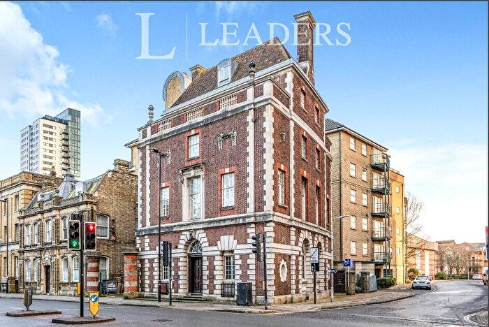 2 Bedroom Apartment For Sale In Canute Road, Southampton, Hampshire, SO14