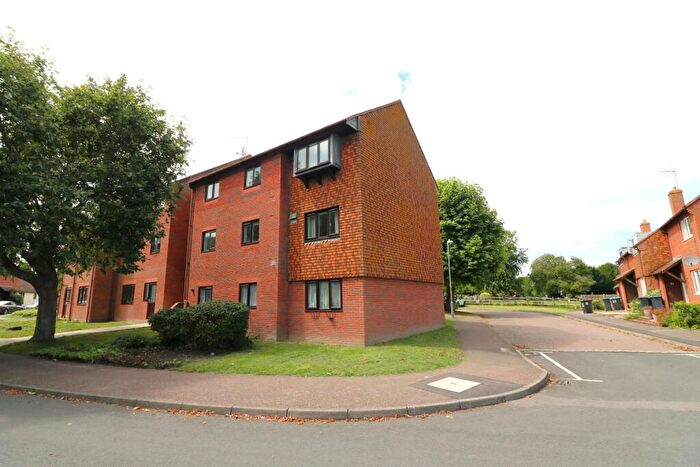 2 Bedroom Flat For Sale In Jubilee Road, Sandwich, CT13