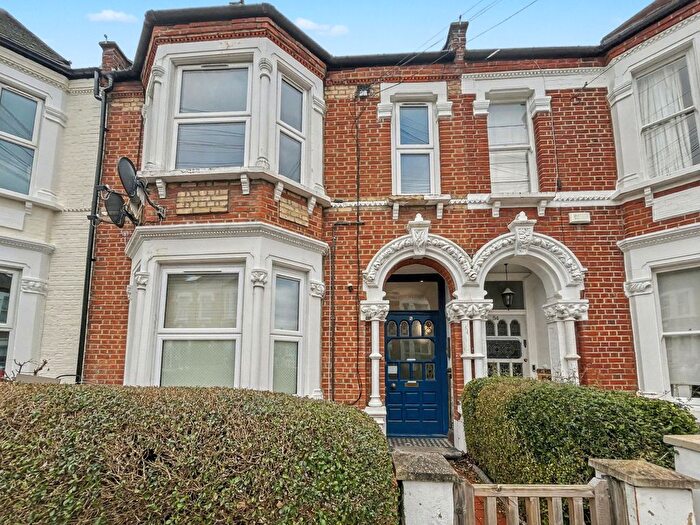 2 Bedroom Flat For Sale In Childebert Road, London, SW17