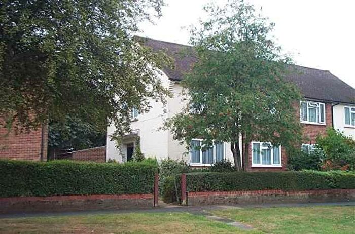 1 Bedroom Flat To Rent In Hawthorn Avenue, Brentwood, Essex, CM13