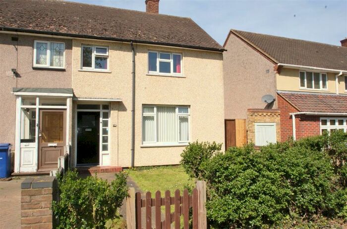 2 Bedroom Property To Rent In Foyle Drive, South Ockendon, RM15