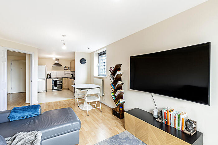1 Bedroom Flat To Rent In Millharbour, London, E14