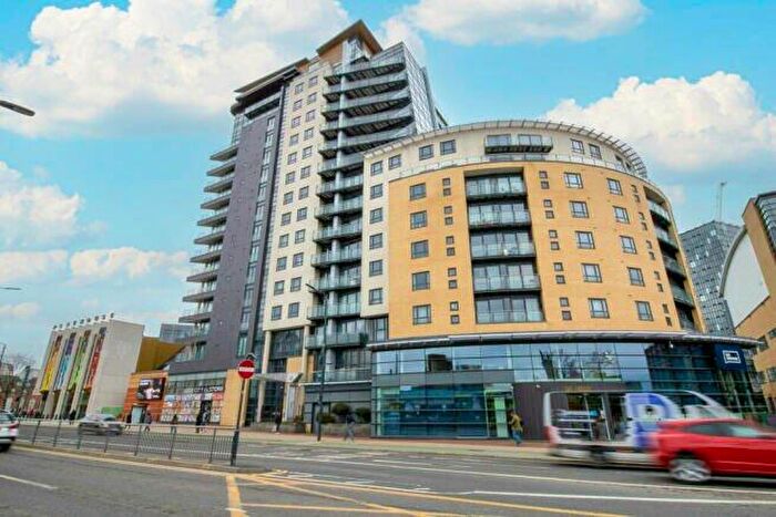 1 Bedroom Flat To Rent In Skyline, St. Peters Street, Leeds, West Yorkshire, LS9