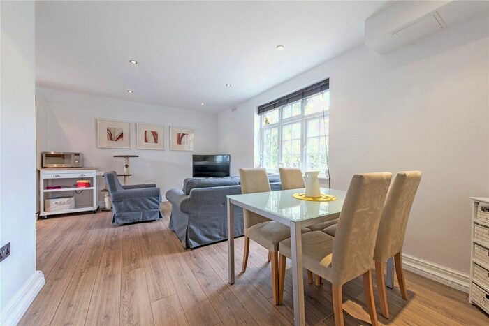2 Bedroom Flat To Rent In Augustus Road, London, SW19