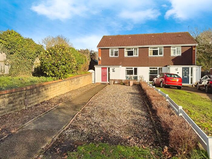 3 Bedroom Semi Detached House For Sale In Redwood Avenue, Woodley, Reading, RG5