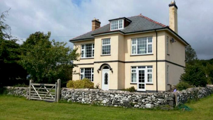 6 Bedroom Detached House For Sale In Tan Y Fron, High Street, Dyffryn Ardudwy, Gwynedd, LL44