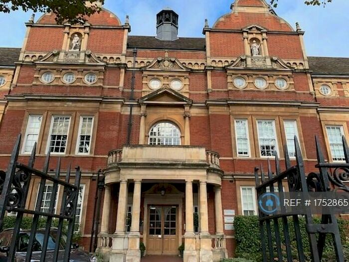 1 Bedroom Flat To Rent In Great Hall, London, SW11