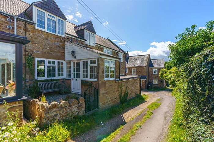 3 Bedroom Cottage For Sale In Crown & Anchor Cottages, Horsley, NE15