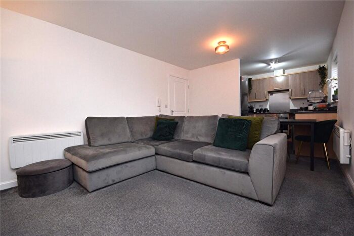 2 Bedroom Apartment To Rent In Boulevard Rise, Leeds, West Yorkshire, LS10