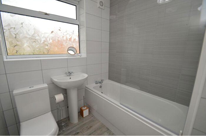 2 Bedroom Flat To Rent In Abdon Avenue, Birmingham, B29