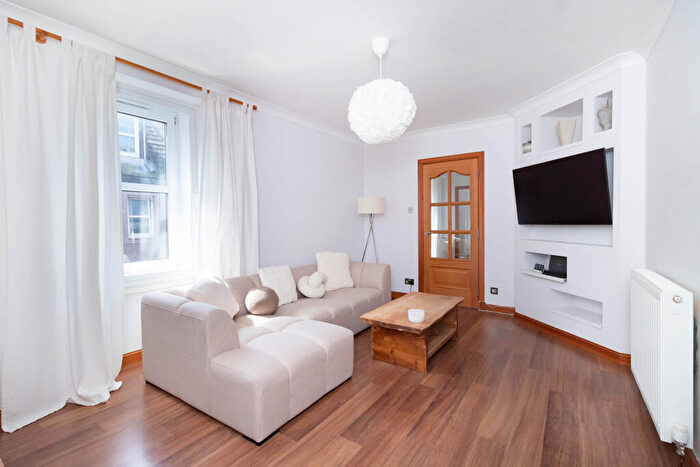 3 Bedroom Town House For Sale In Ladybridge Street, Arbroath, DD11