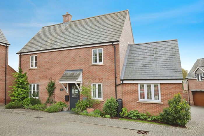 4 Bedroom Detached House For Sale In Oak Farm Close, Milcombe, Banbury, OX15