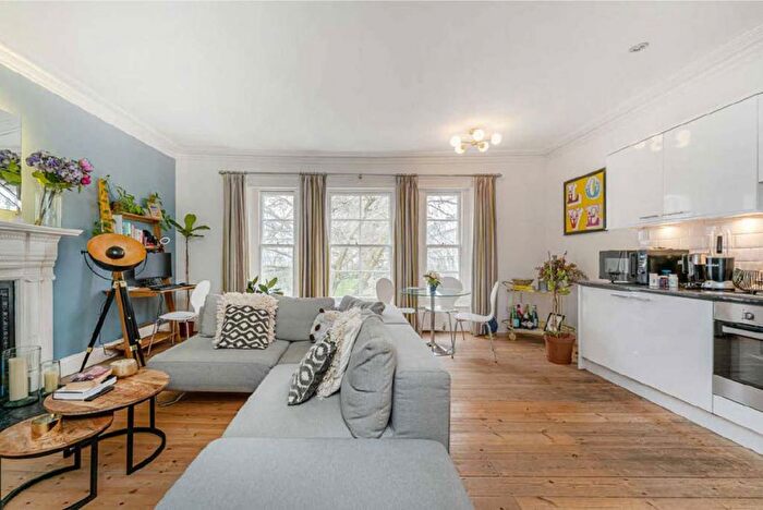 1 Bedroom Flat For Sale In Hereford Road, Notting Hill, W2
