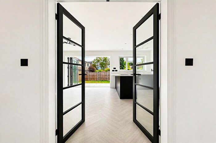 4 Bedroom Detached House For Sale In Berry Lane, Langdon Hills, SS16