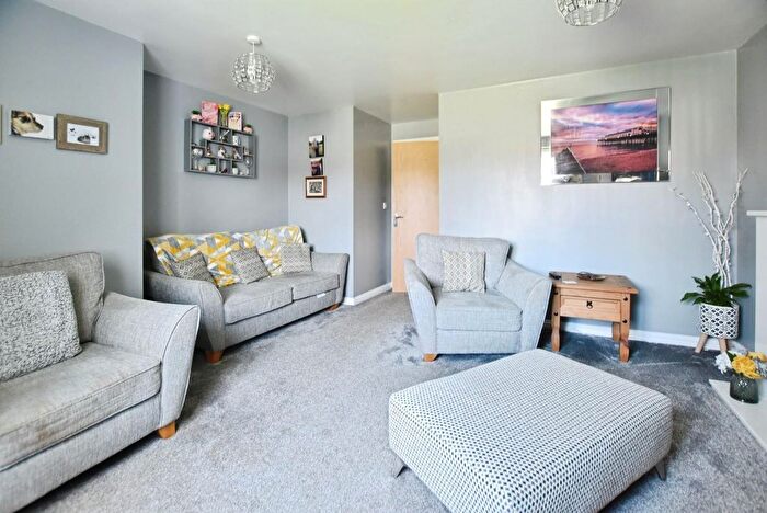 2 Bedroom Flat For Sale In Pintail Close, Scunthorpe, DN16