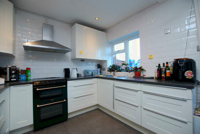 4 Bedroom Semi-Detached House To Rent In Beckingham Road, Guildford, GU2